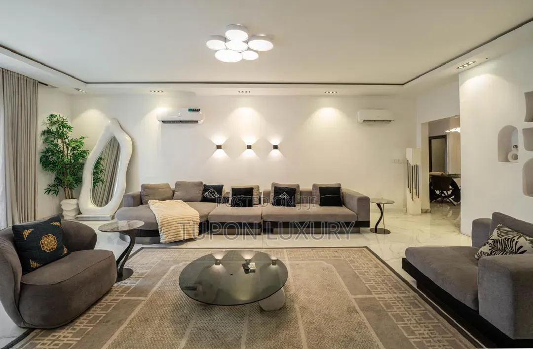 Luxury 3bedroom Apartment With Pool, Gym and Beautiful City View in Lekki Phase 1