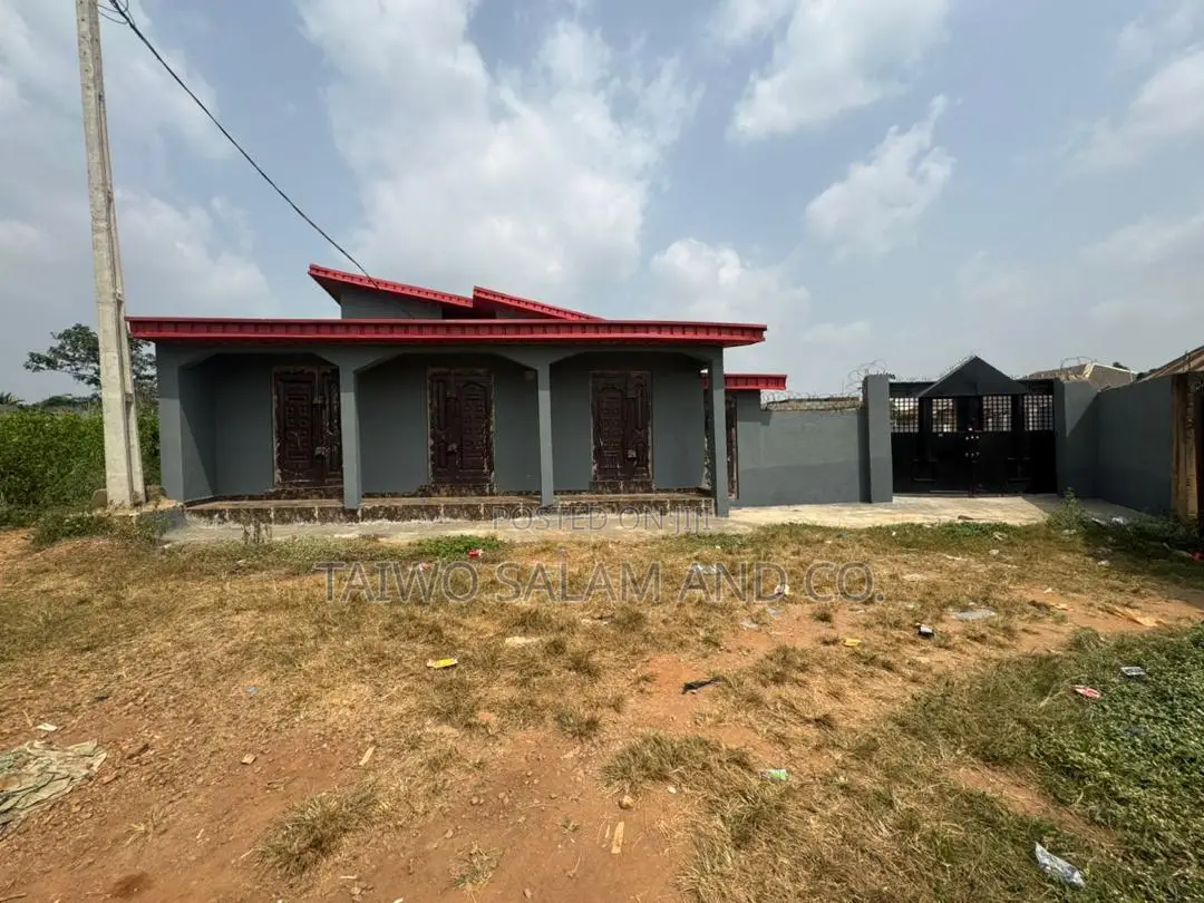 2bdrm Room & Parlour in Ibadan Polytechnic/University for sale in Ibadan Polytechnic/University