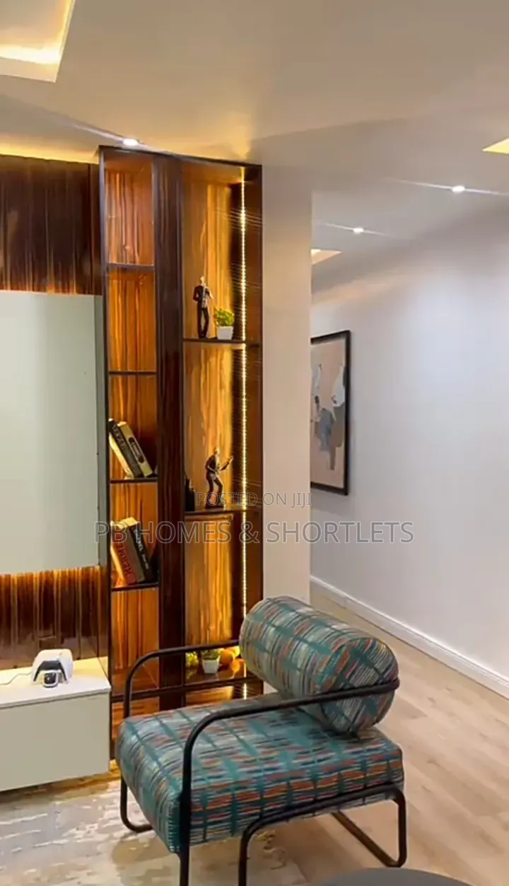 Luxe 2-Bedroom Penthouse Flat – Your Perfect Getaway! in Ikate