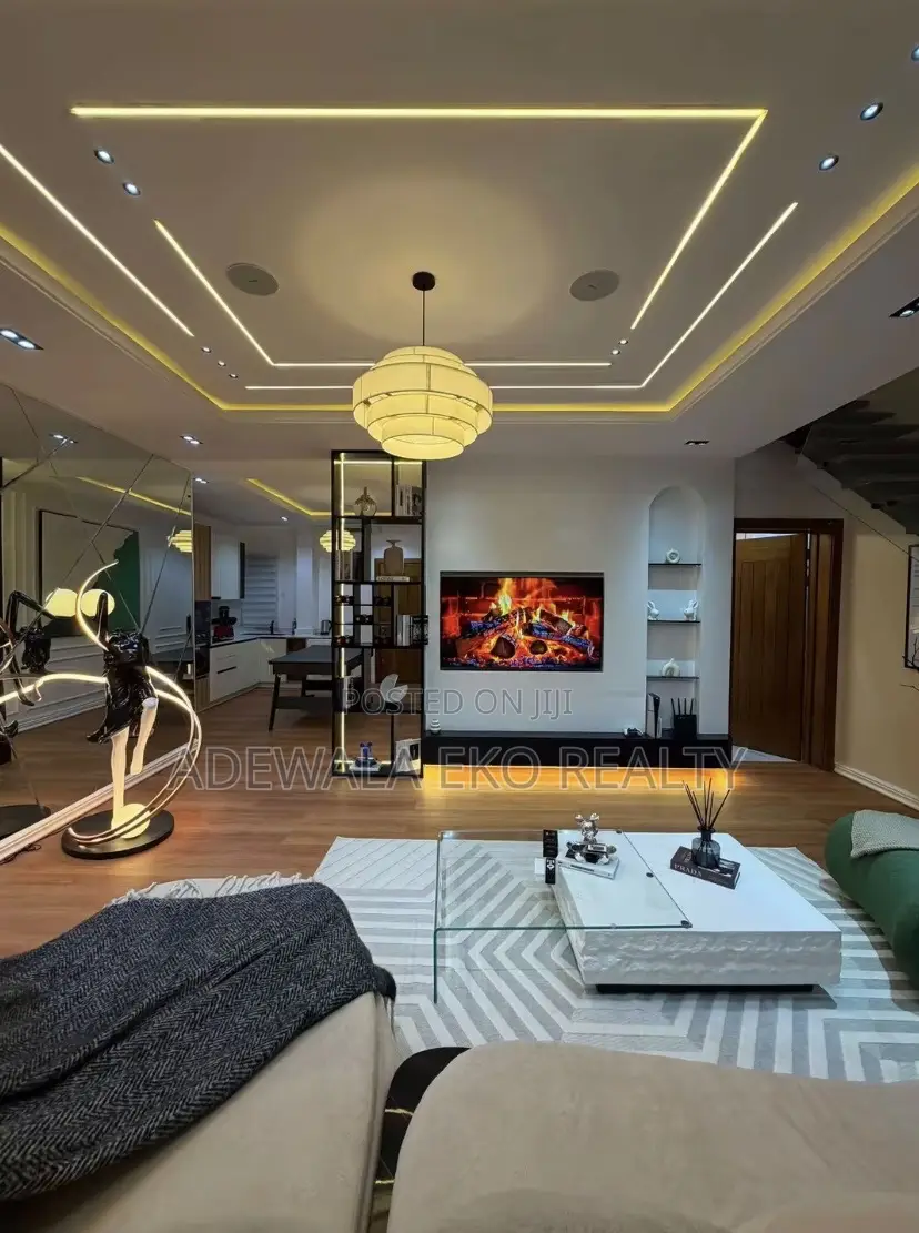 2-Bedroom Shortlet Off Freedom Way Lekki Ph 1 - Cinema, PS5 Pool in Lekki Phase 1