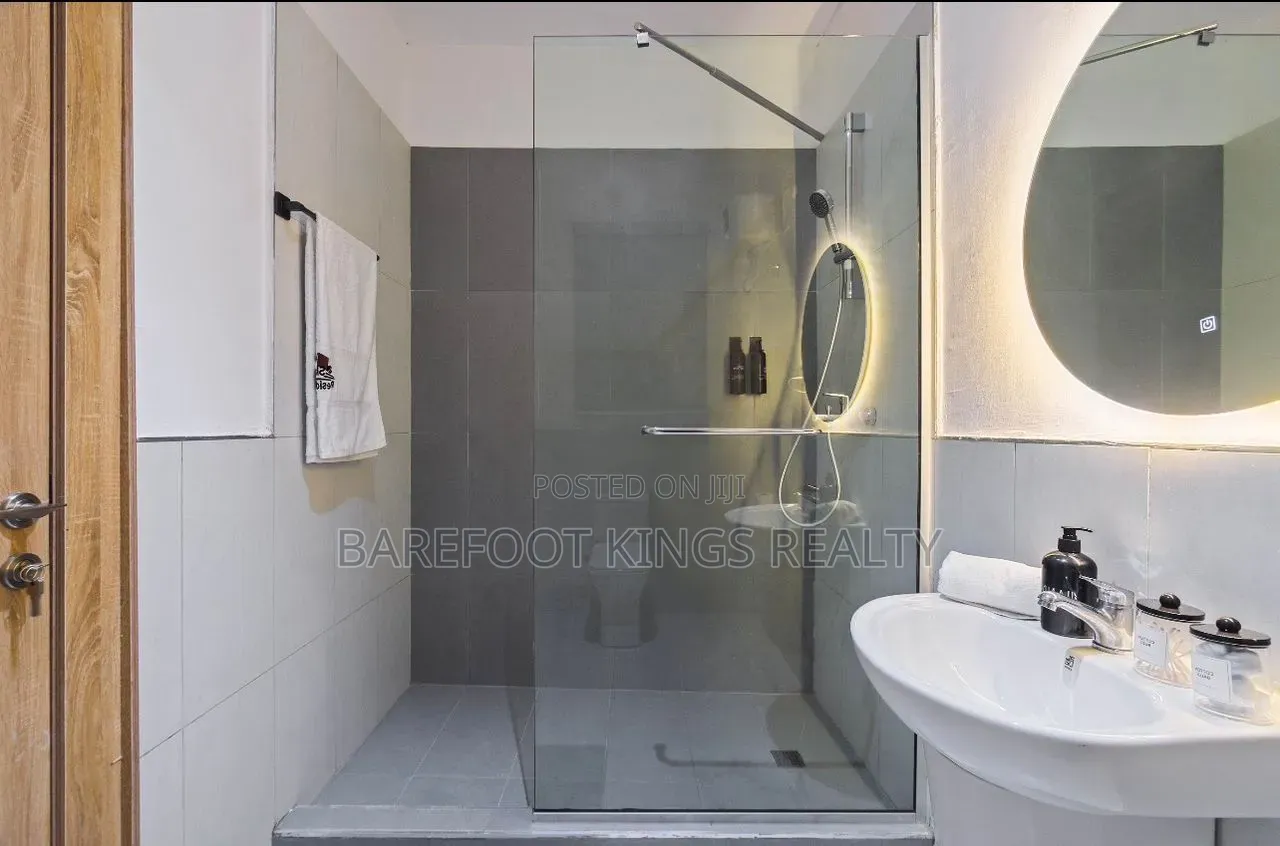 Luxury 1 Bedroom Apartment in Ikate