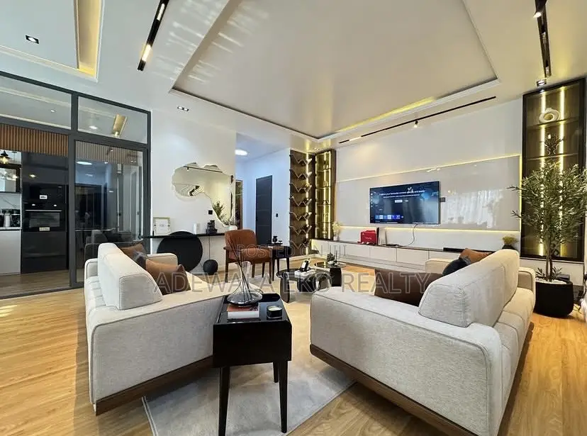 Luxury 3 Bedroom Shortlet Lekki Phase 1 | Pool | PS5 | Balcony in Lekki Phase 1