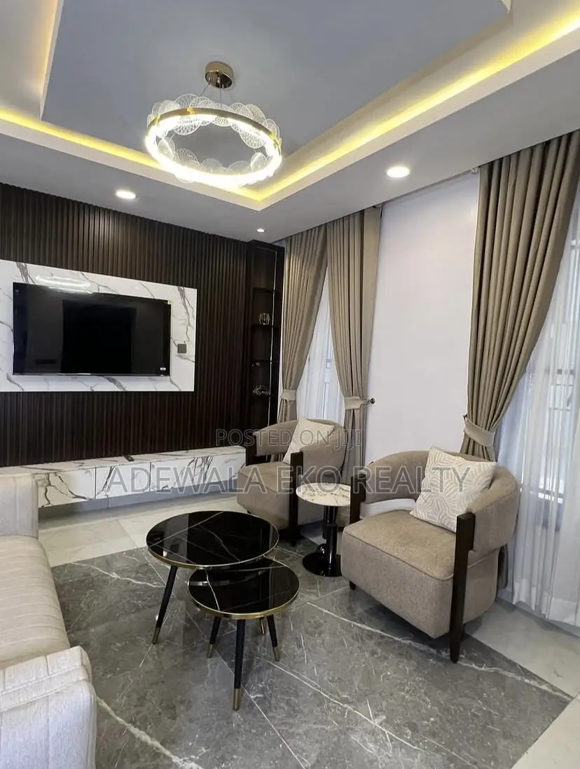 Luxury 2-Bedroom Shortlet | Ikeja Gra in Ikeja GRA