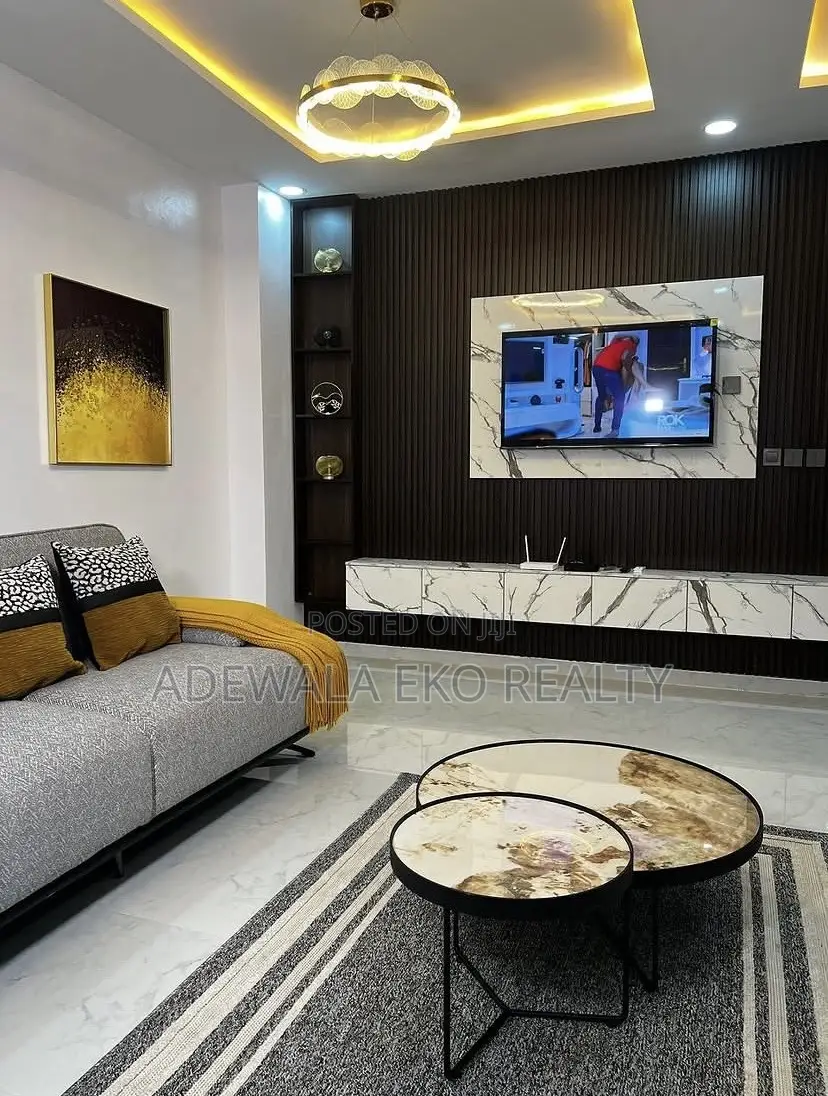 Luxury 2-Bedroom Shortlet | Ikeja Gra in Ikeja GRA