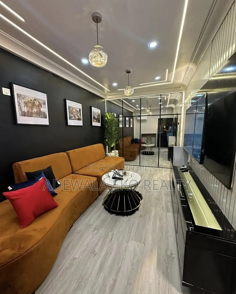 1-Bedroom Self-Compound | Lekki Phase 1 | Cinema | Ps5 | Snooker | in Lekki Phase 1