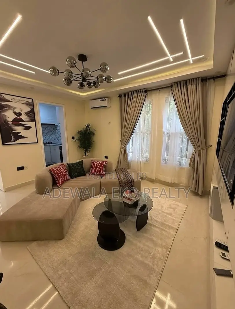 1-Bedroom Shortlet | Off Admiralty, Lekki Phase 1 in Lekki Phase 1