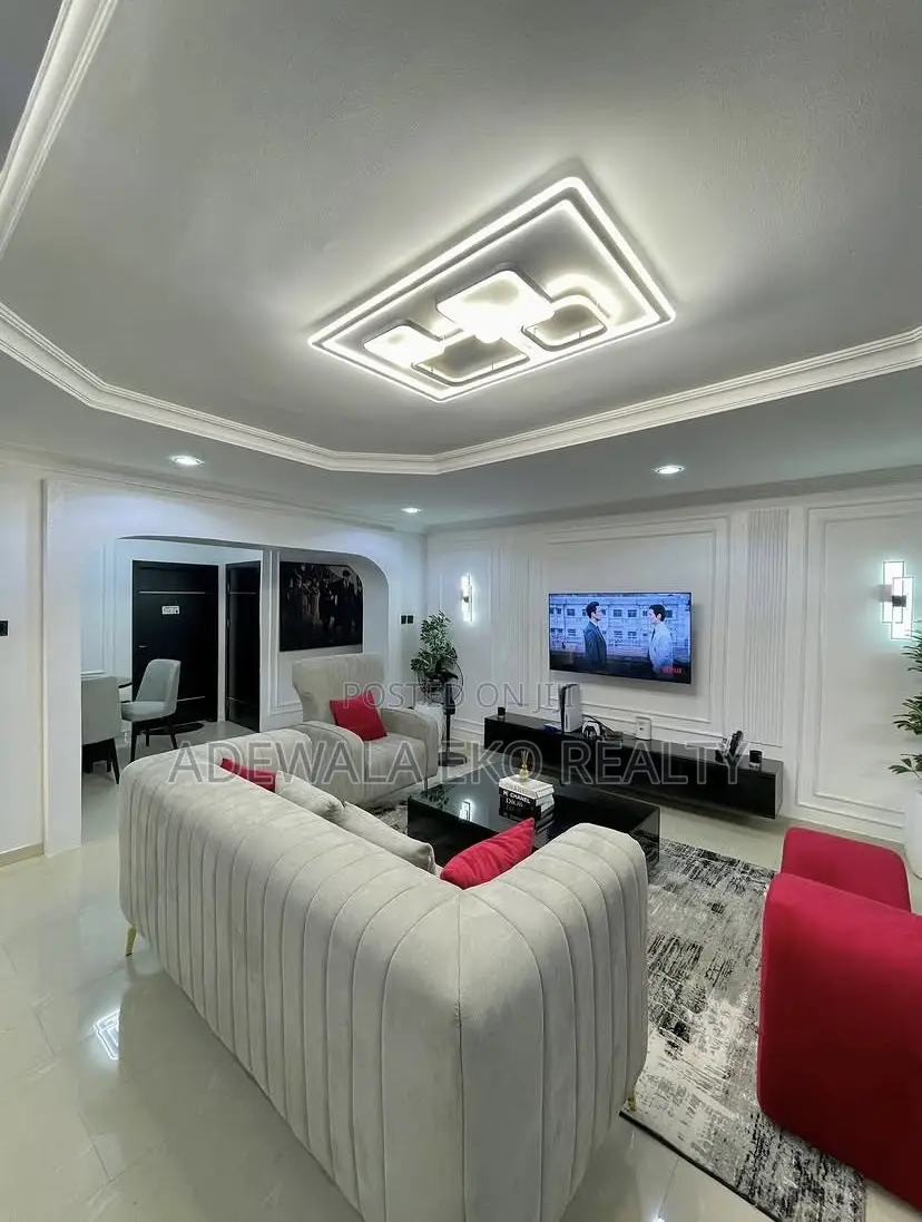 1-Bedroom Shortlet | Lekki Phase 1 | Ps5 | Private Gym in Lekki Phase 1
