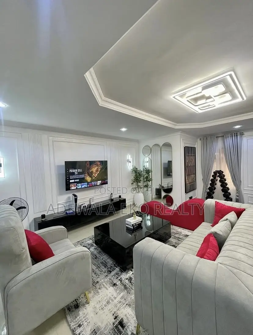 1-Bedroom Shortlet | Lekki Phase 1 | Ps5 | Private Gym in Lekki Phase 1
