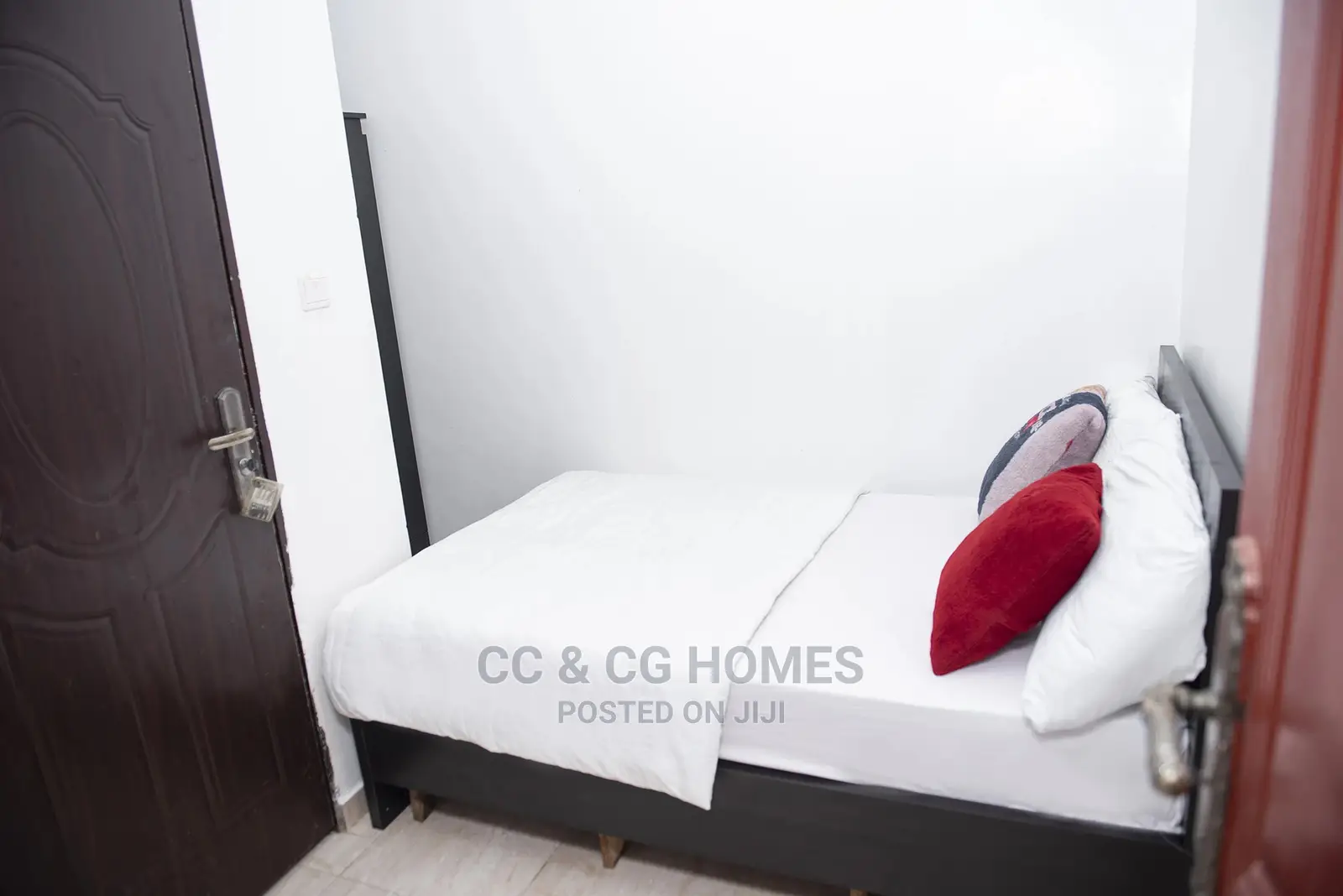 CC CG Homes 1 Bedroom Apart - 24hrs Elect/Wifi/Securit in Life Camp