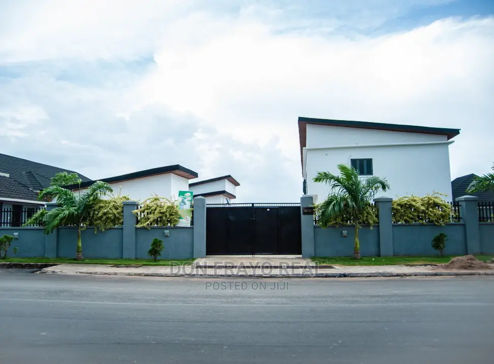 3 Bedroom Service Apartments at Kolapo Ishola Gra Akobo in Akobo