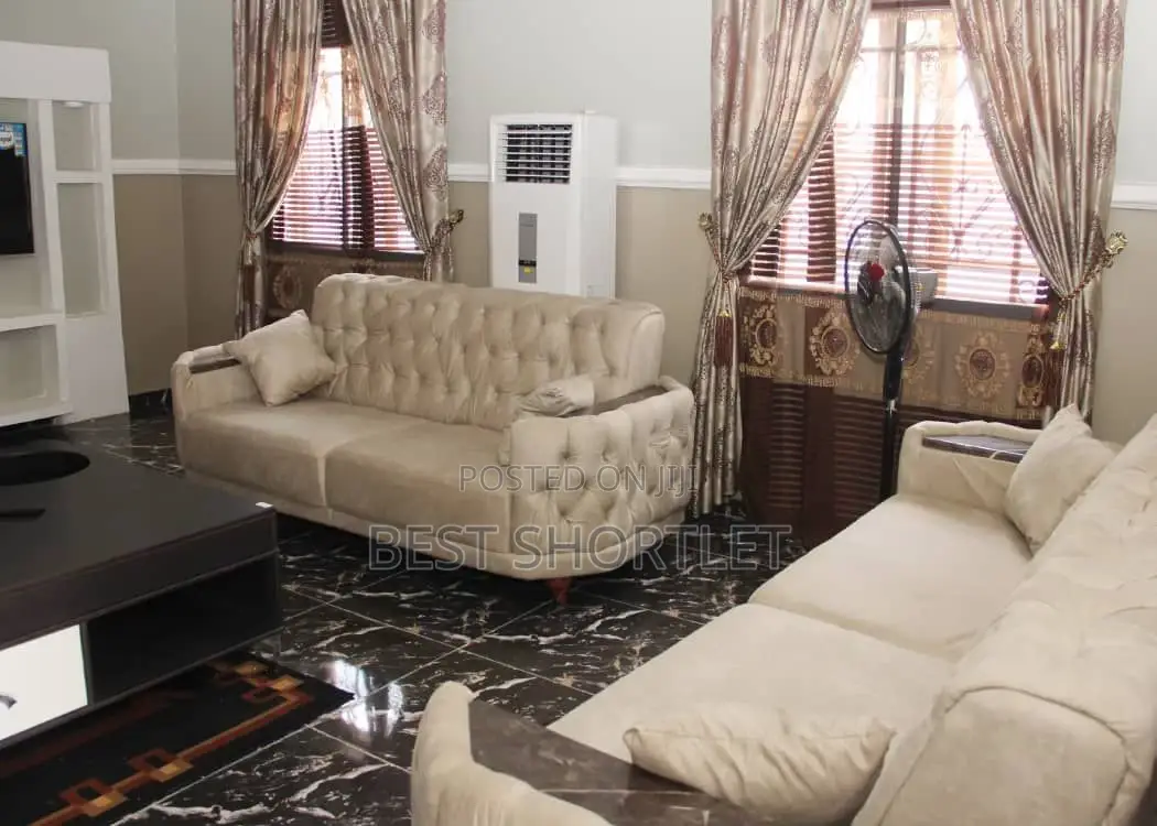 3 Bedroom on PROMO!!. A Standalone Compound in Gwarinpa