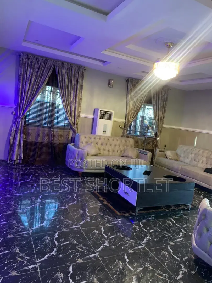 3 Bedroom on PROMO!!. A Standalone Compound in Gwarinpa