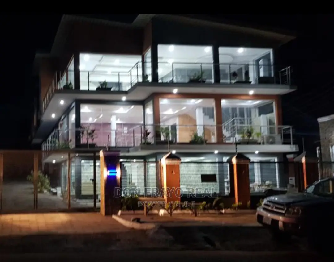 4 Beds Shortlet at Jericho GRA in Jericho