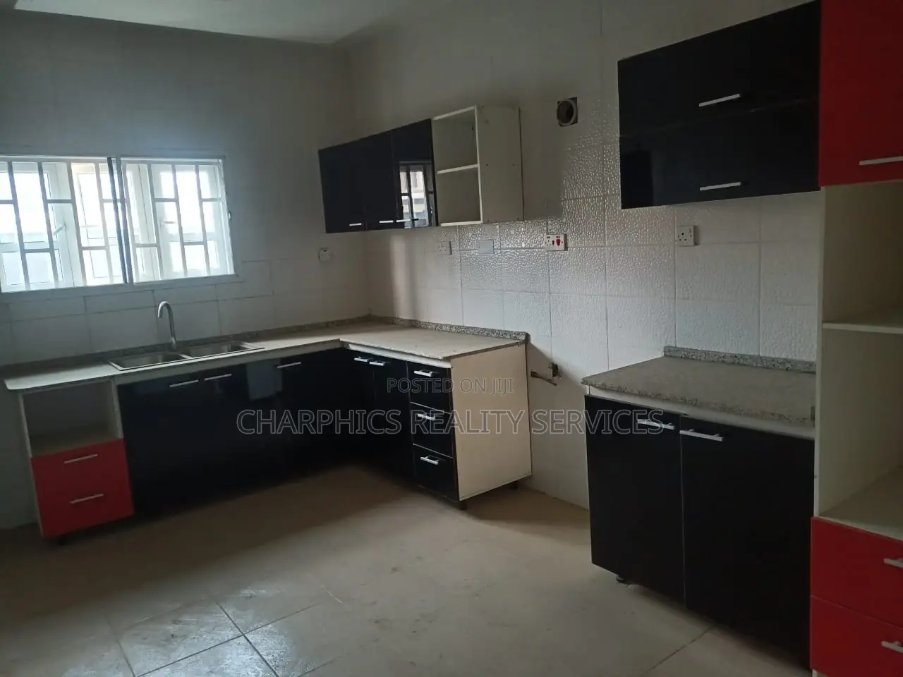 3bdrm Block of Flats in Ikeja GRA for sale in Ikeja GRA