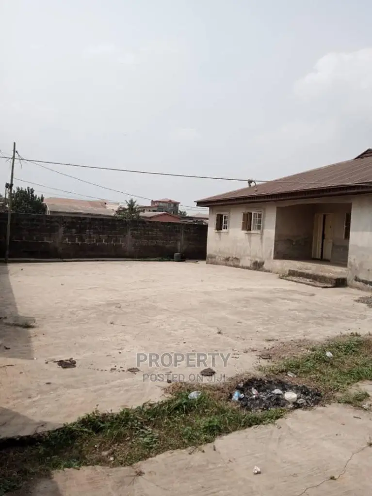 4bdrm Bungalow in Ojodu, Yakoyo/Alagbole for sale in Yakoyo/Alagbole