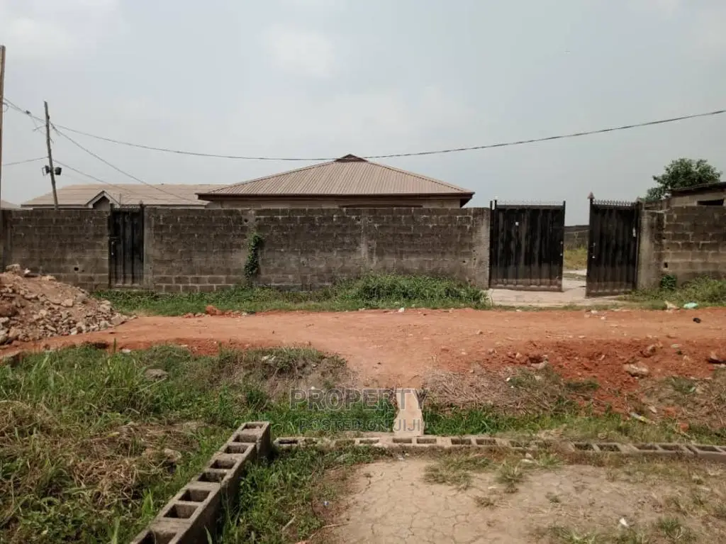 4bdrm Bungalow in Ojodu, Yakoyo/Alagbole for sale in Yakoyo/Alagbole