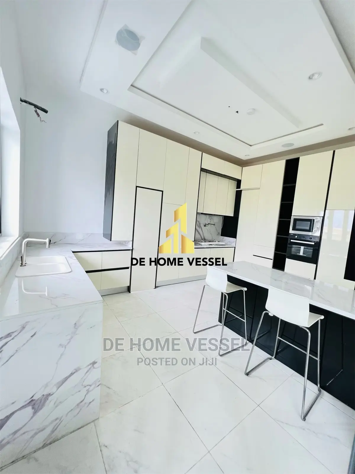 5bdrm House in Ikate for Sale in Ikate