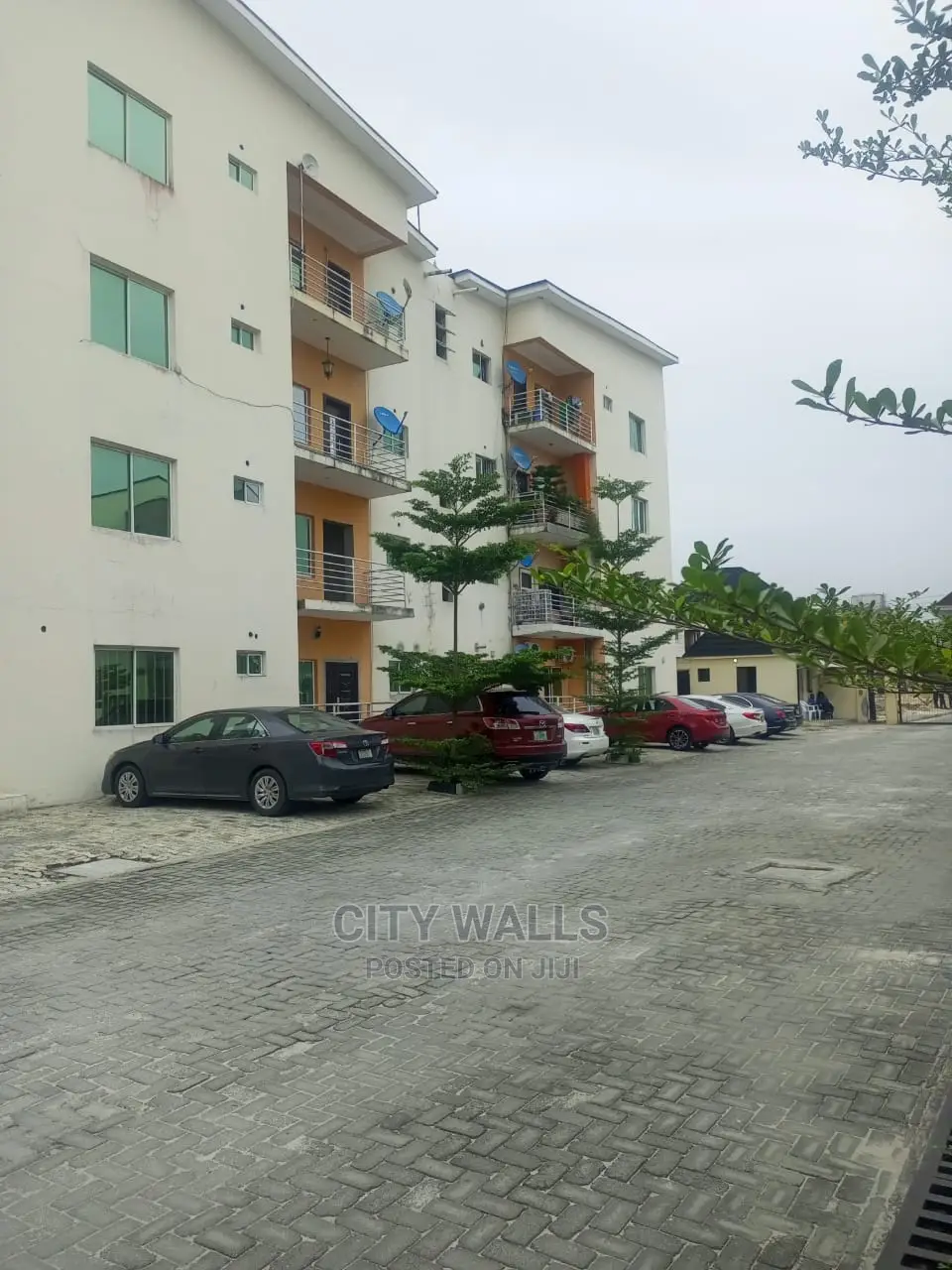 3bdrm Block of Flats in Lekki Gardens, Chevron for sale in Chevron