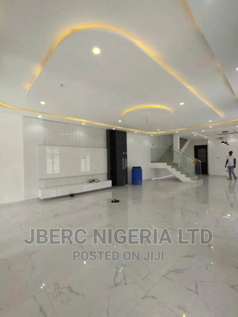 5bdrm Duplex in Ajah for sale in Ajah