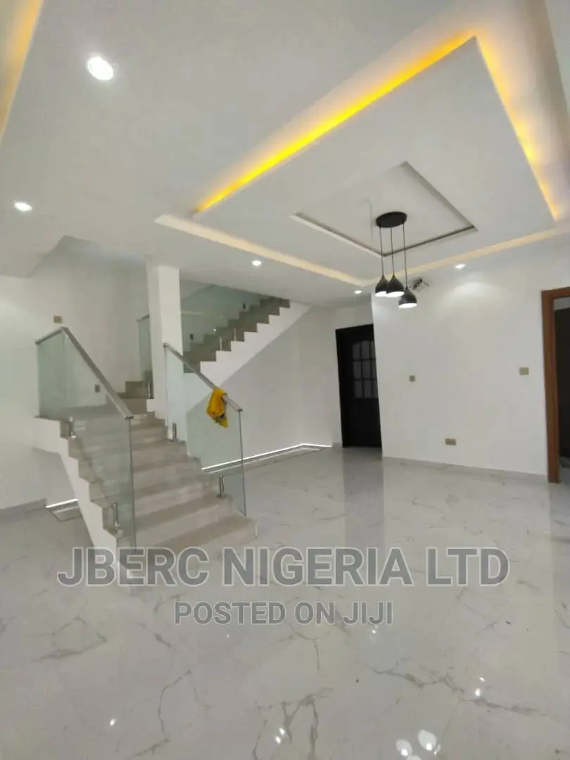 5bdrm Duplex in Ajah for sale in Ajah
