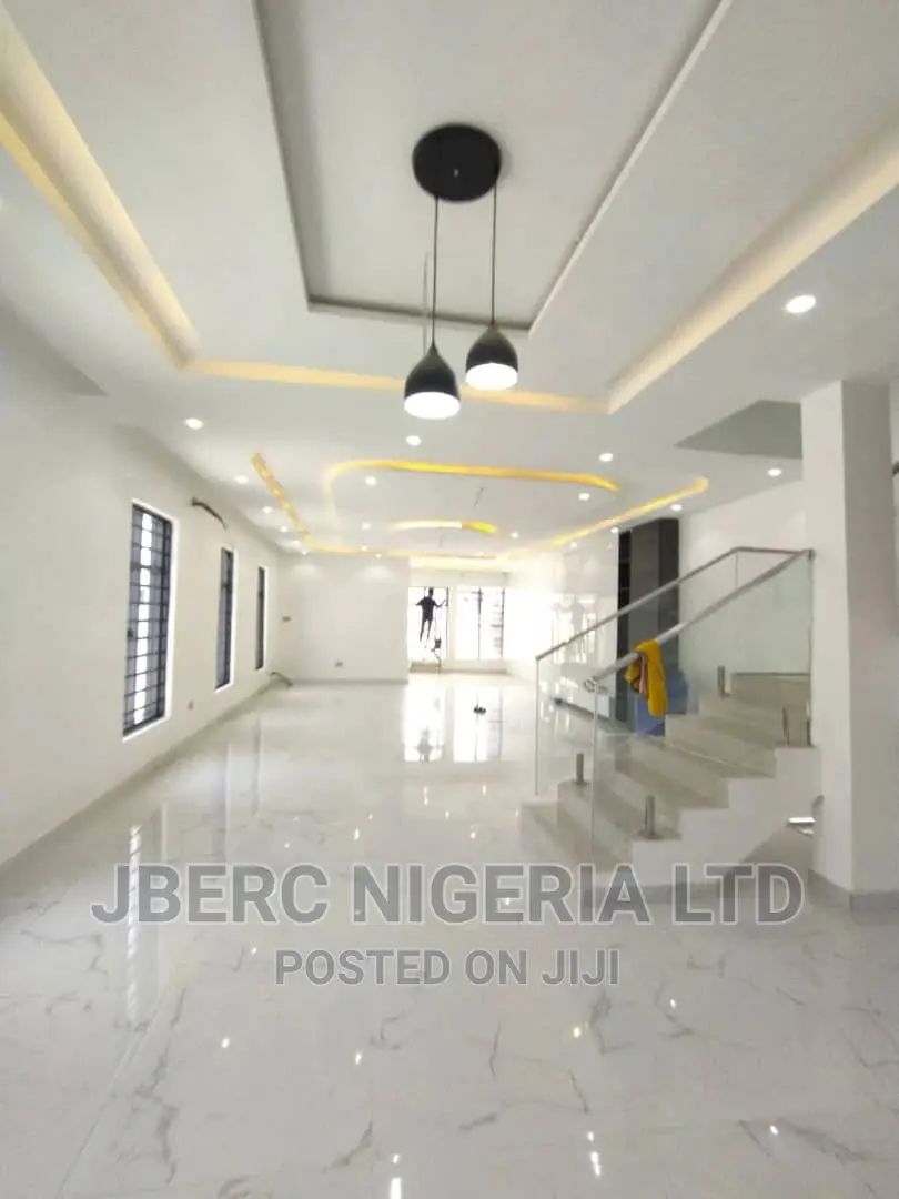 5bdrm Duplex in Ajah for sale in Ajah