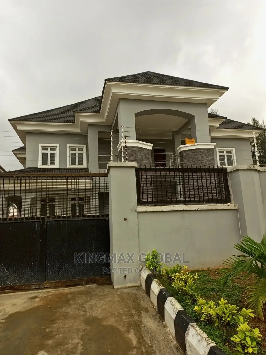 5bdrm Duplex in Gwarinpa Off First for Sale in Gwarinpa