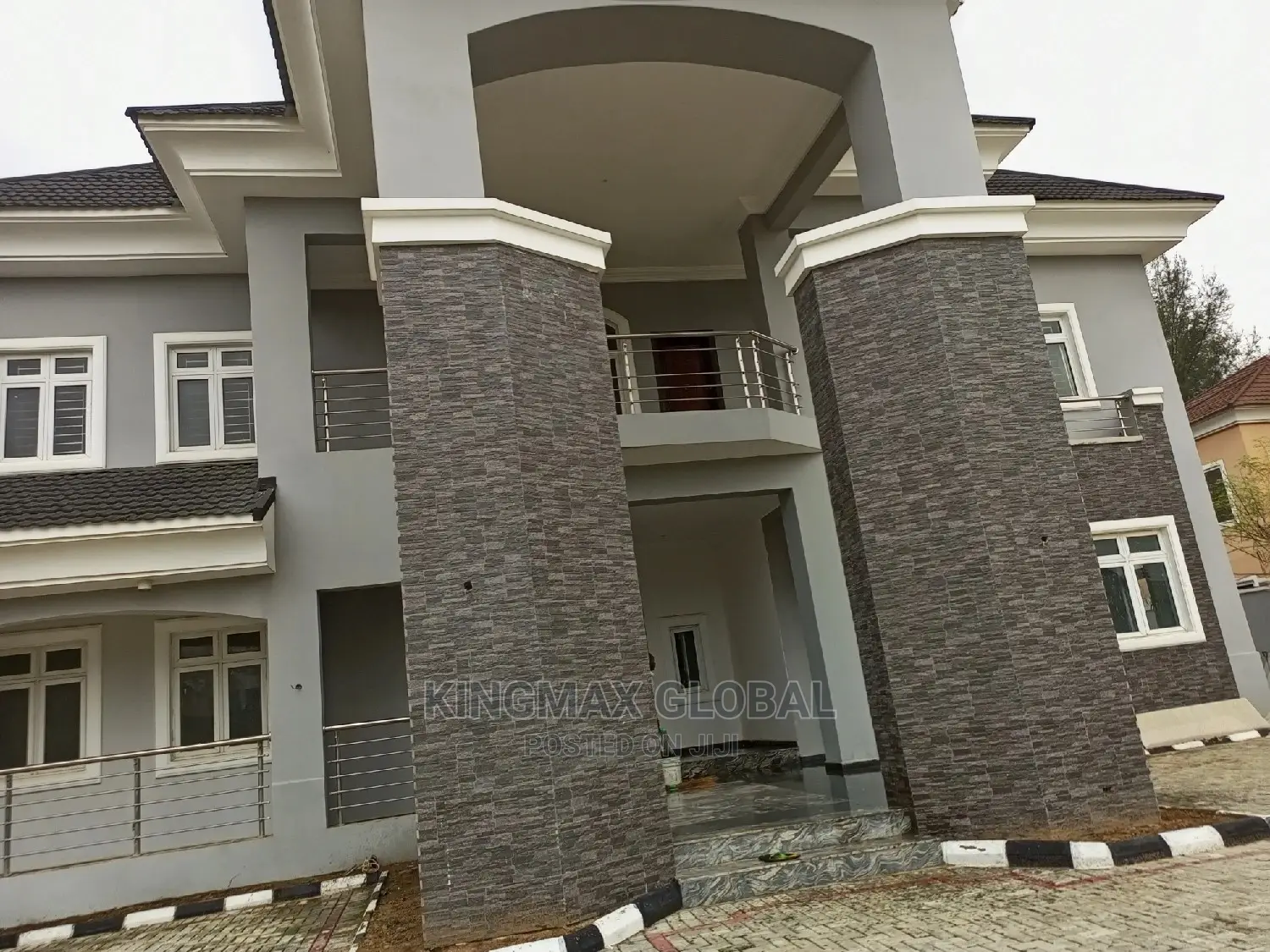 5bdrm Duplex in Gwarinpa Off First for Sale in Gwarinpa