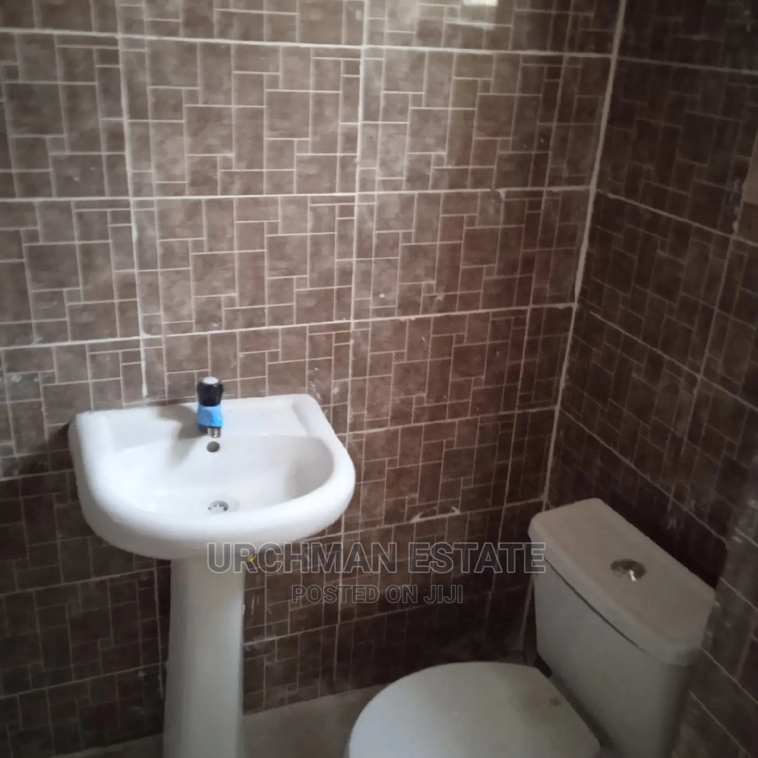 4bdrm Duplex in Amuwo-Odofin for sale in Amuwo-Odofin