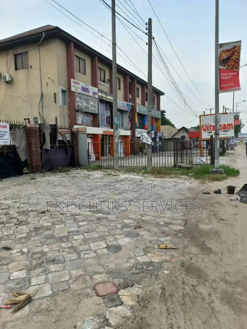 An Office Complex/Plaza Around Odili Road in Obio-Akpor