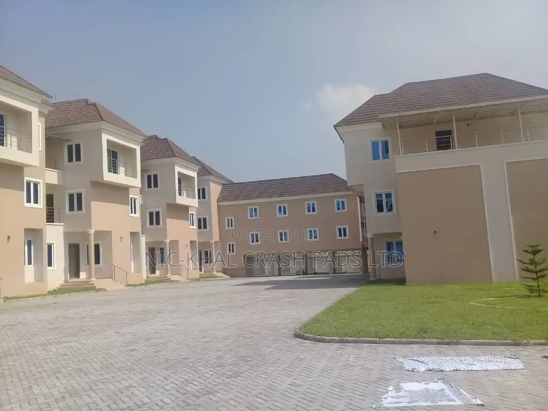 4bdrm Duplex in Katampe Extension for Sale in Katampe Extension