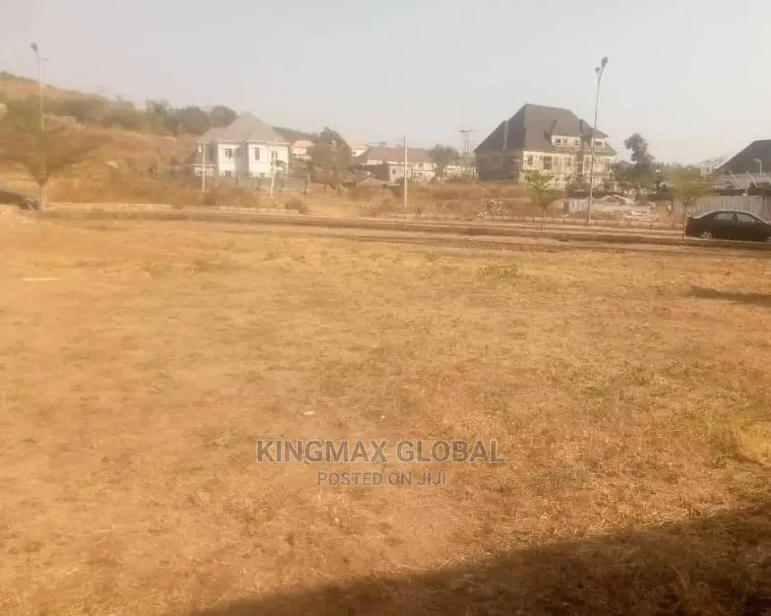 4bdrm Bungalow in Yola South for sale in Yola South