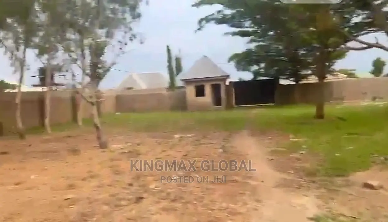 4bdrm Bungalow in Yola South for sale in Yola South