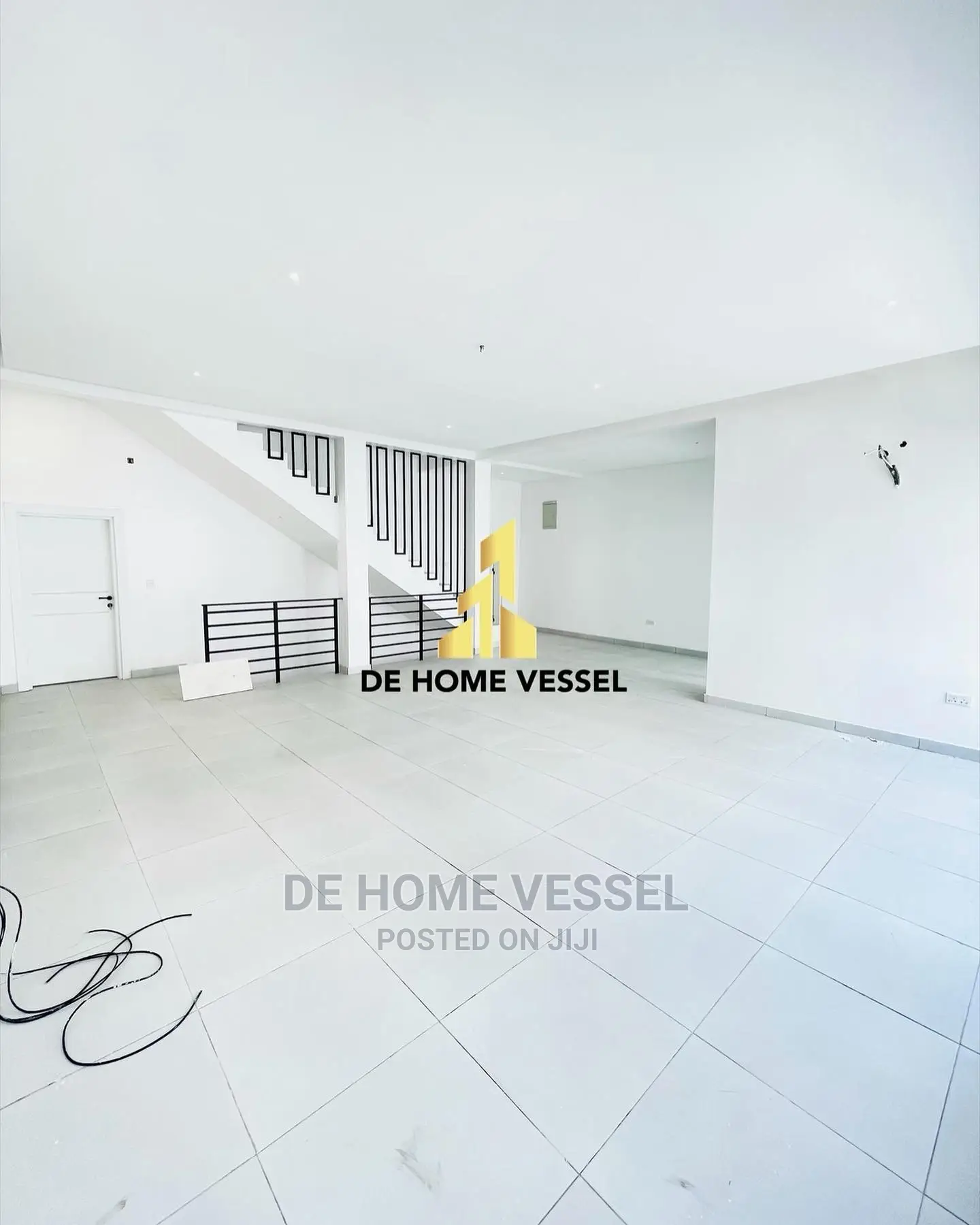 4bdrm Townhouse/Terrace in Chevron for Sale in Chevron