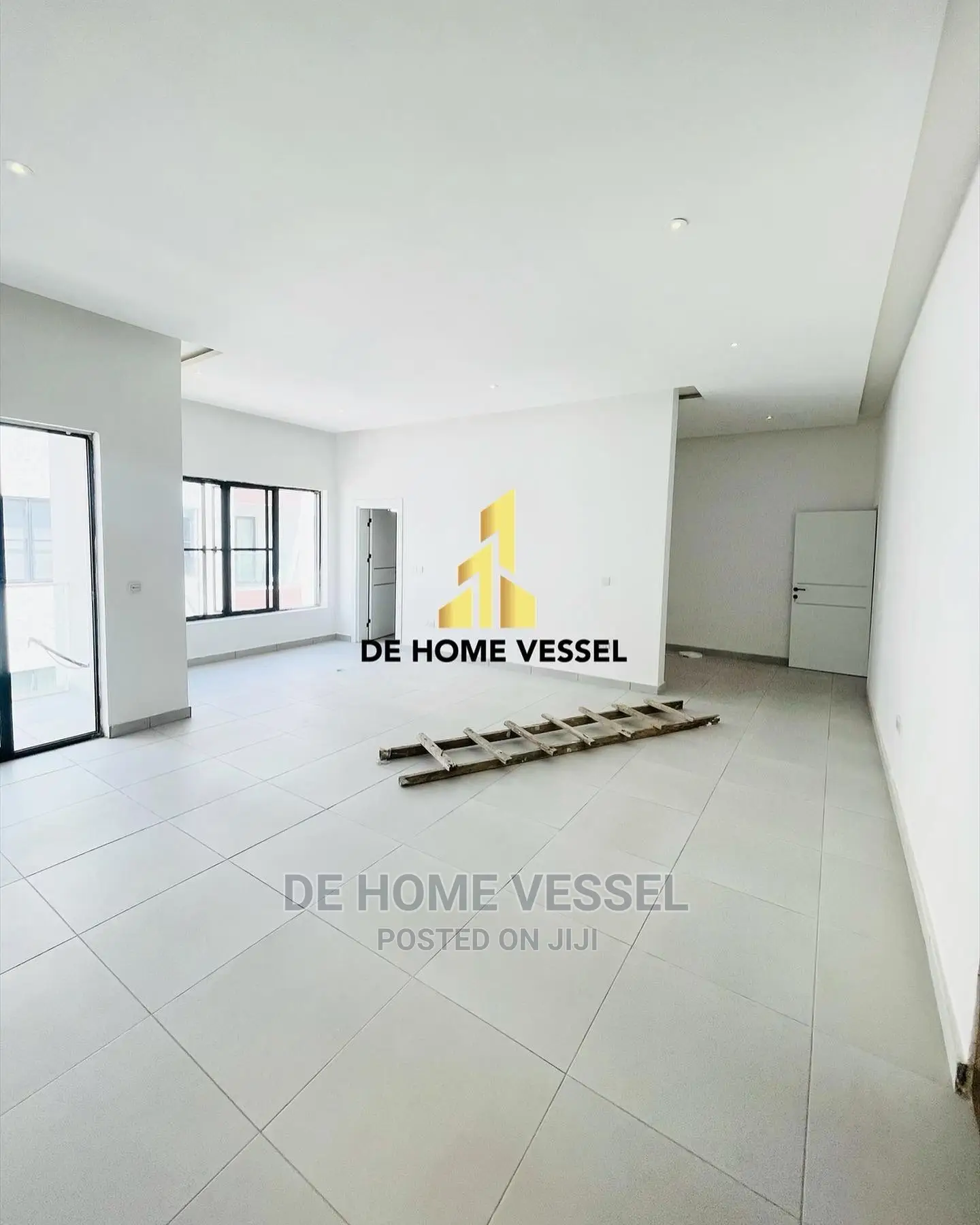 4bdrm Townhouse/Terrace in Chevron for Sale in Chevron