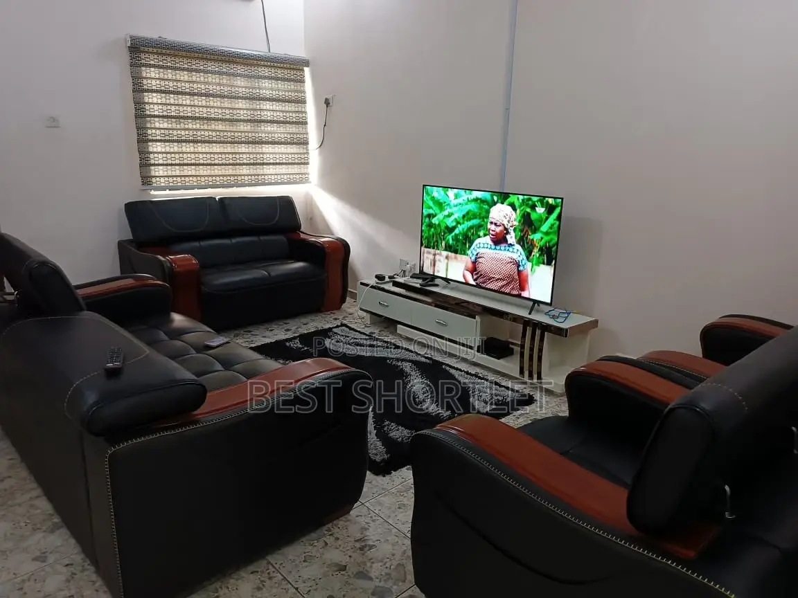 Spacious 1 Bedroom in a Shared Space in Area 11
