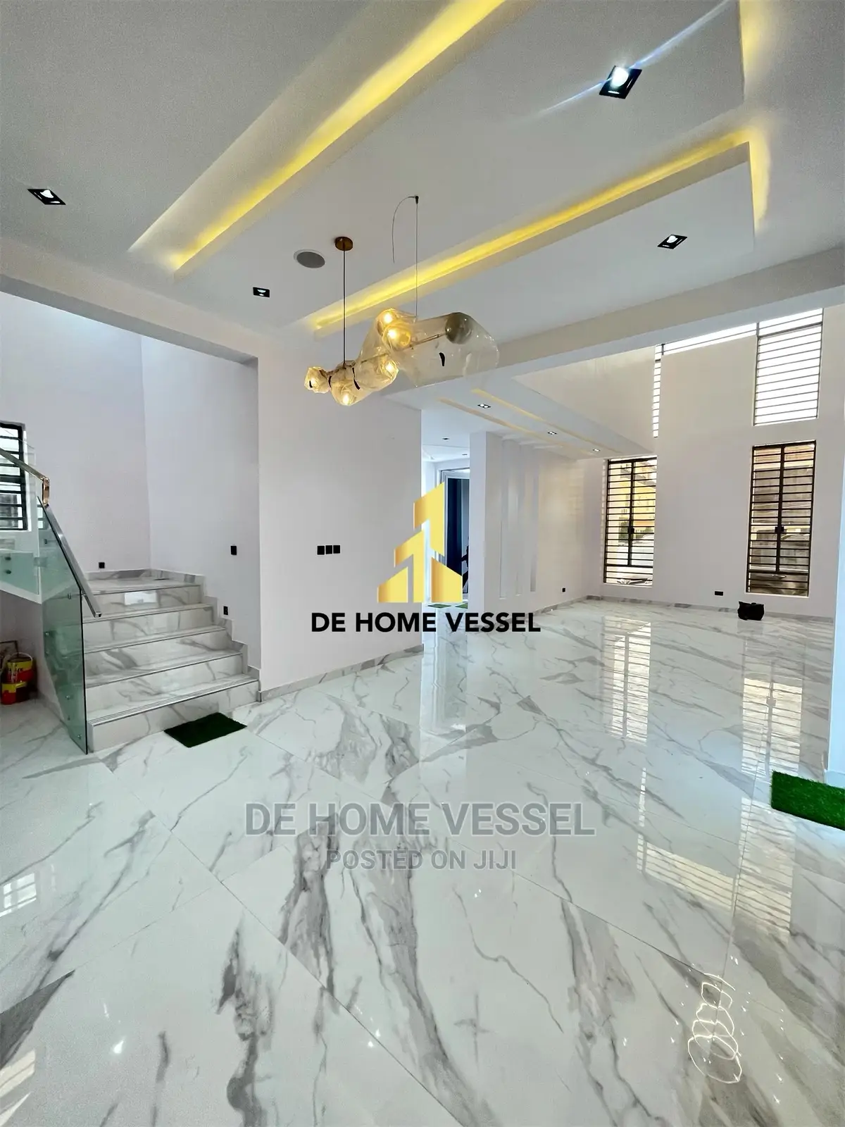 5bdrm Duplex in Chevron for Sale in Chevron