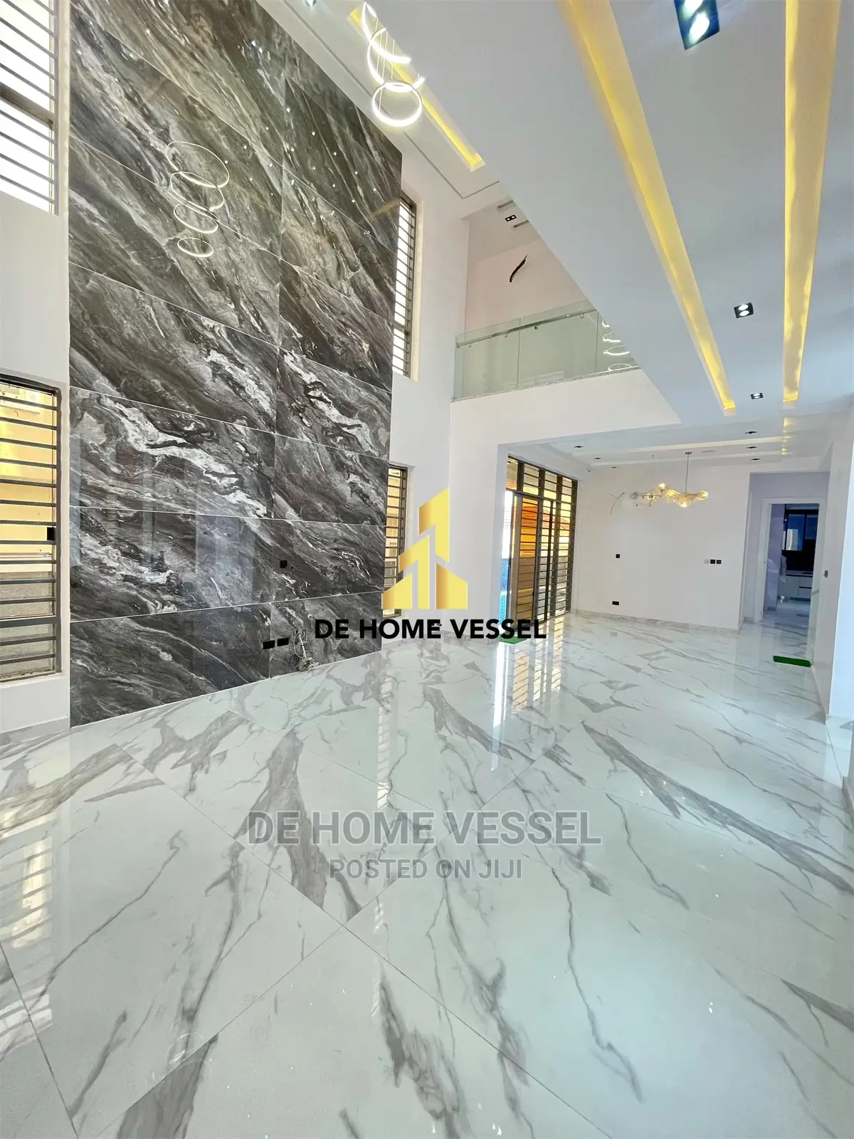 5bdrm Duplex in Chevron for Sale in Chevron