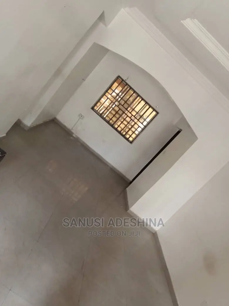 2bdrm Block of Flats in Dawaki Fct Abuja for rent in Dawaki
