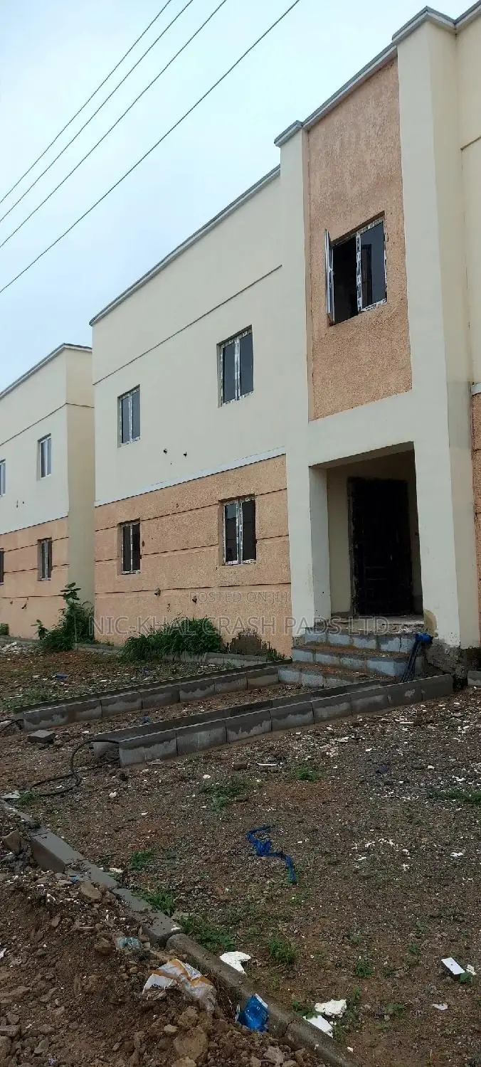 3bdrm Block of Flats in Brains And Hammers for sale in Life Camp