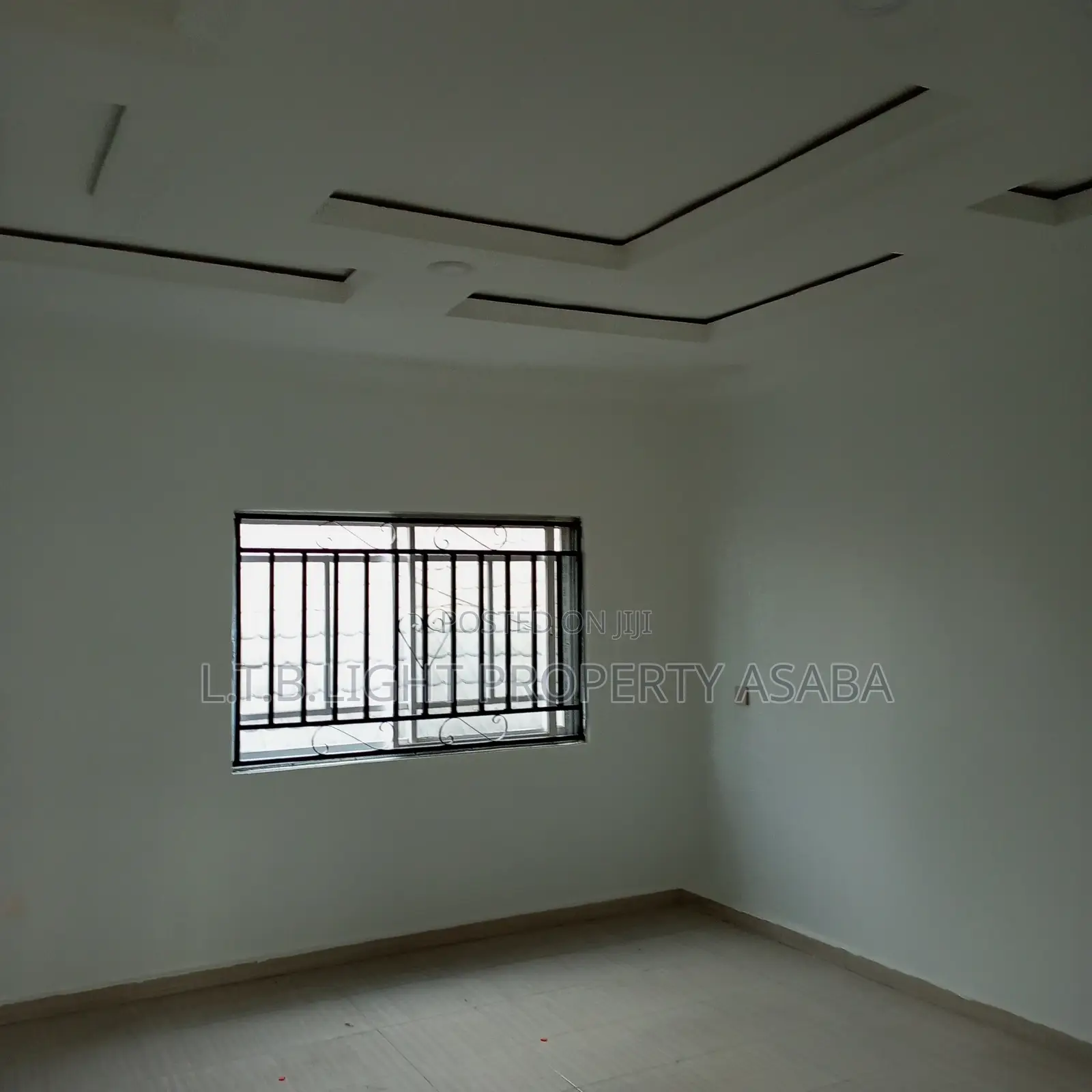 5bdrm Apartment in L.T.B.Light, Oshimili South for Rent in Oshimili South