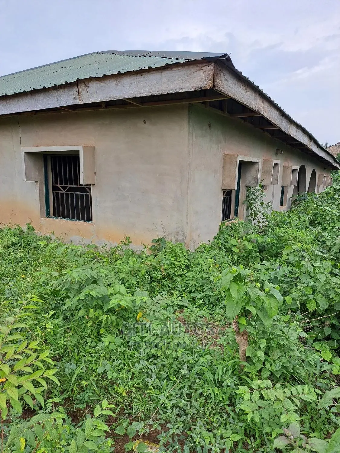 8bdrm Block of Flats in Peace Estate, Ibadan for sale in Ibadan