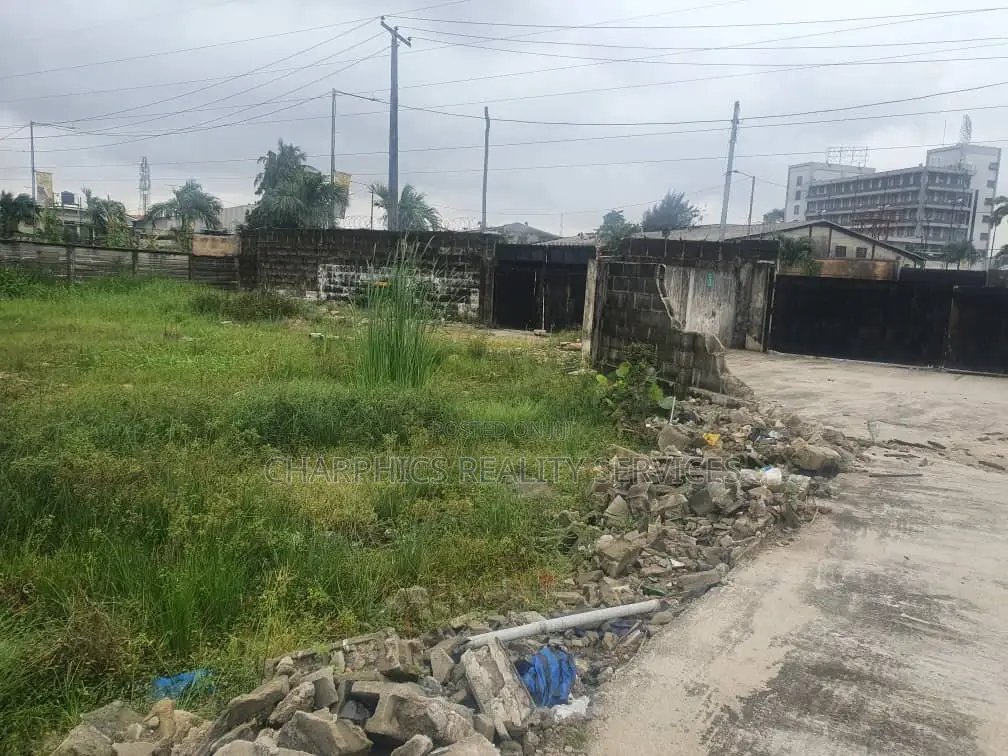 3 Half Acres Land on Eric Moore Rd, Surulere for Sale in Eric Moore