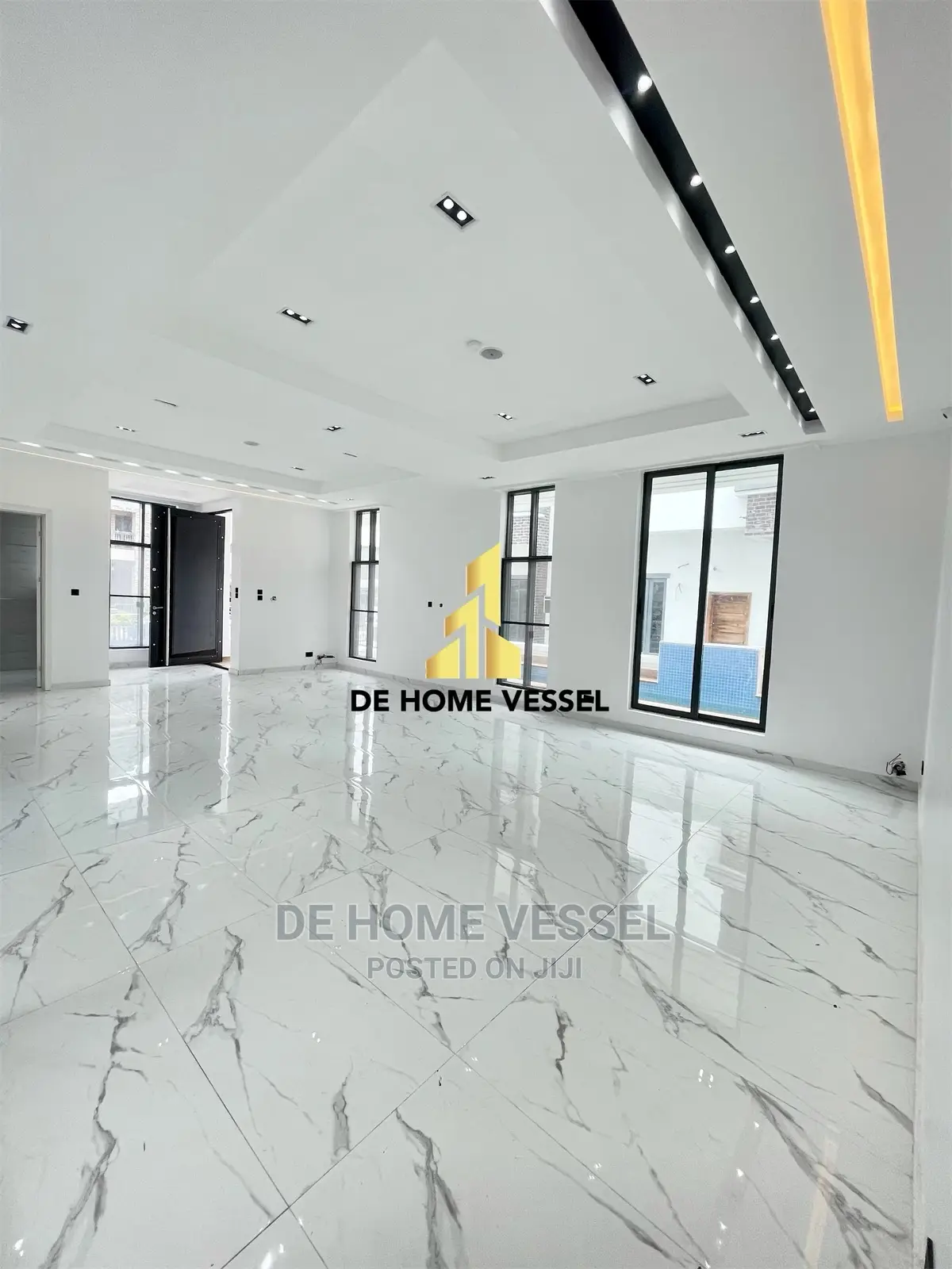 5bdrm Duplex in Ikota for Sale in Ikota
