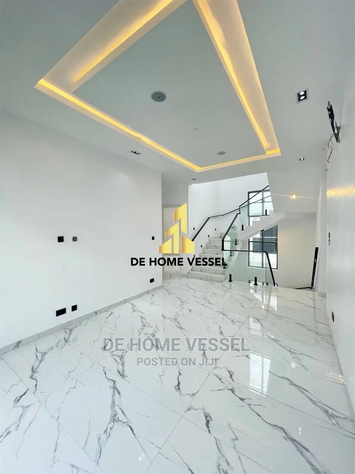 5bdrm Duplex in Ikota for Sale in Ikota