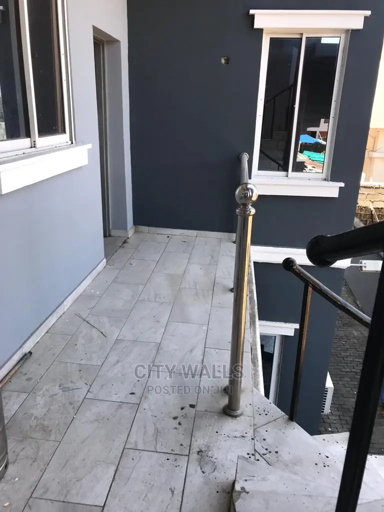 3bdrm Block of Flats in Oral Estate, Chevron for Rent in Chevron