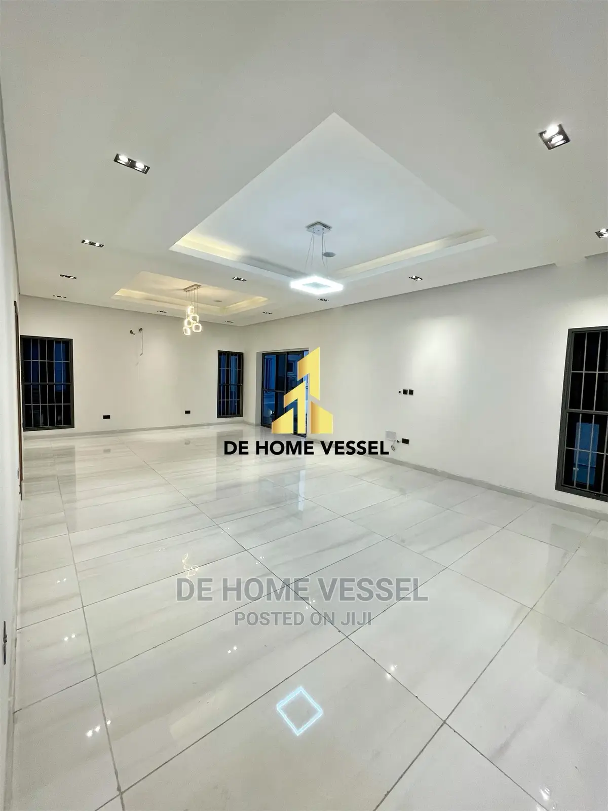 5bdrm Duplex in Ikota for Sale in Ikota