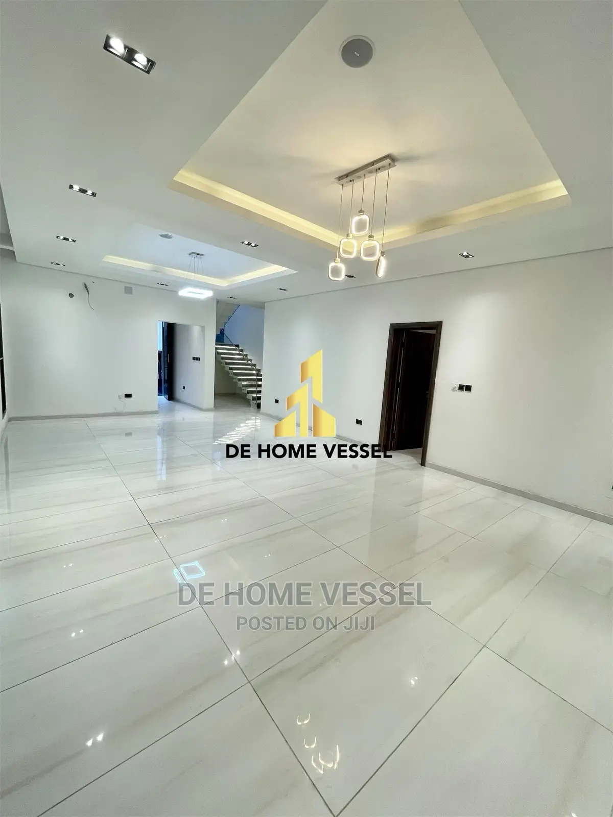 5bdrm Duplex in Ikota for Sale in Ikota