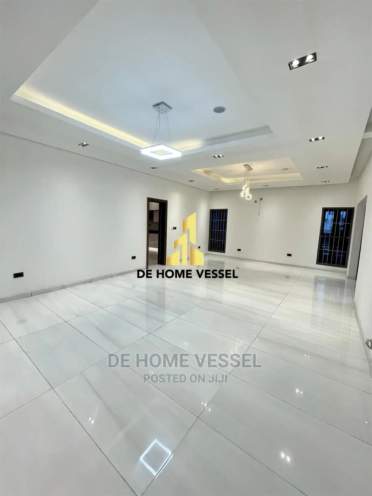 5bdrm Duplex in Ikota for Sale in Ikota