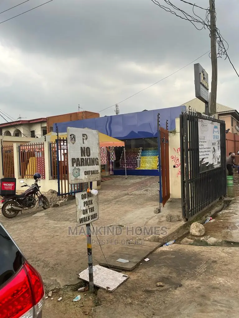 5bdrm Bungalow in Omole Phase 1 for sale in Omole Phase 1