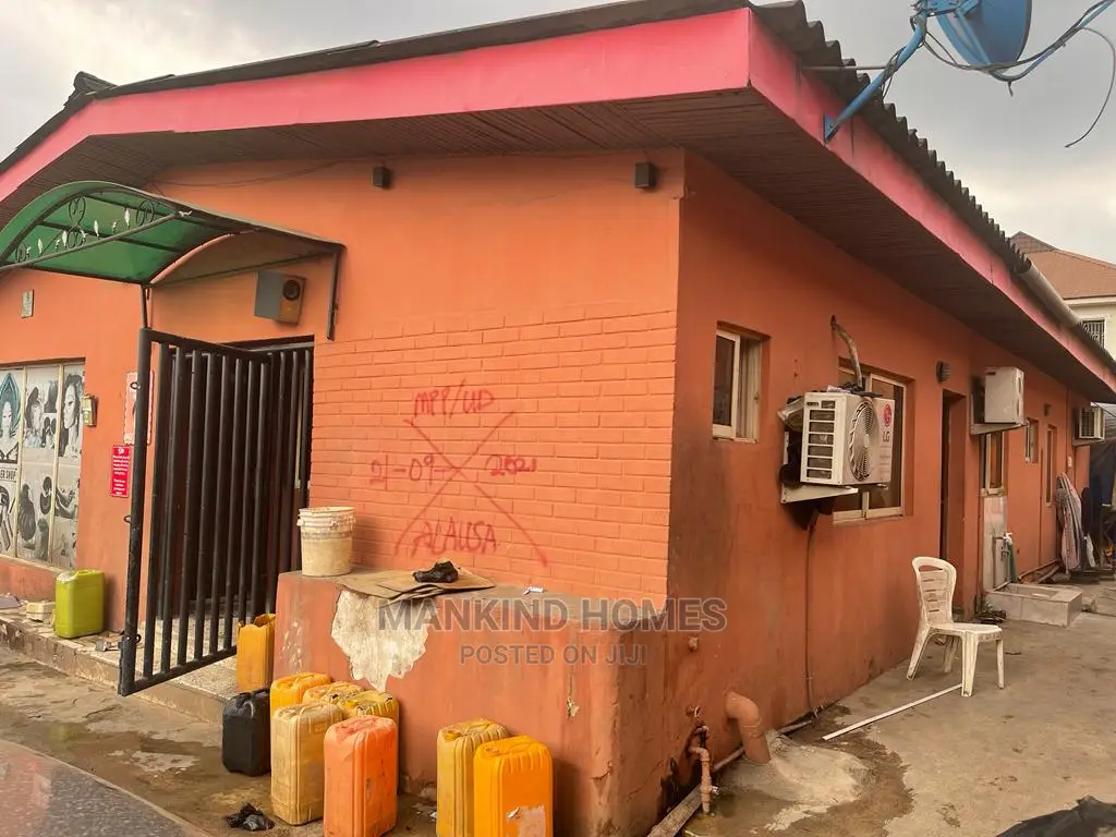 5bdrm Bungalow in Omole Phase 1 for sale in Omole Phase 1